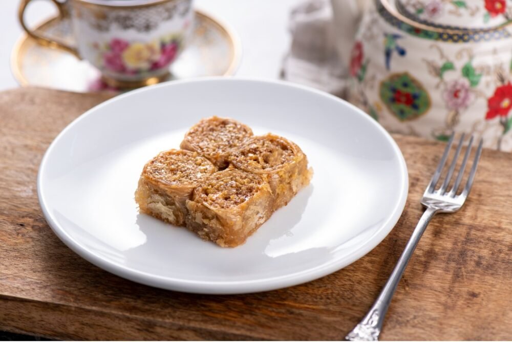 Palace Roll with Walnut